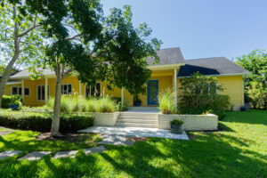 586 yucca rd naples fl