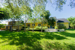 586 yucca rd naples fl