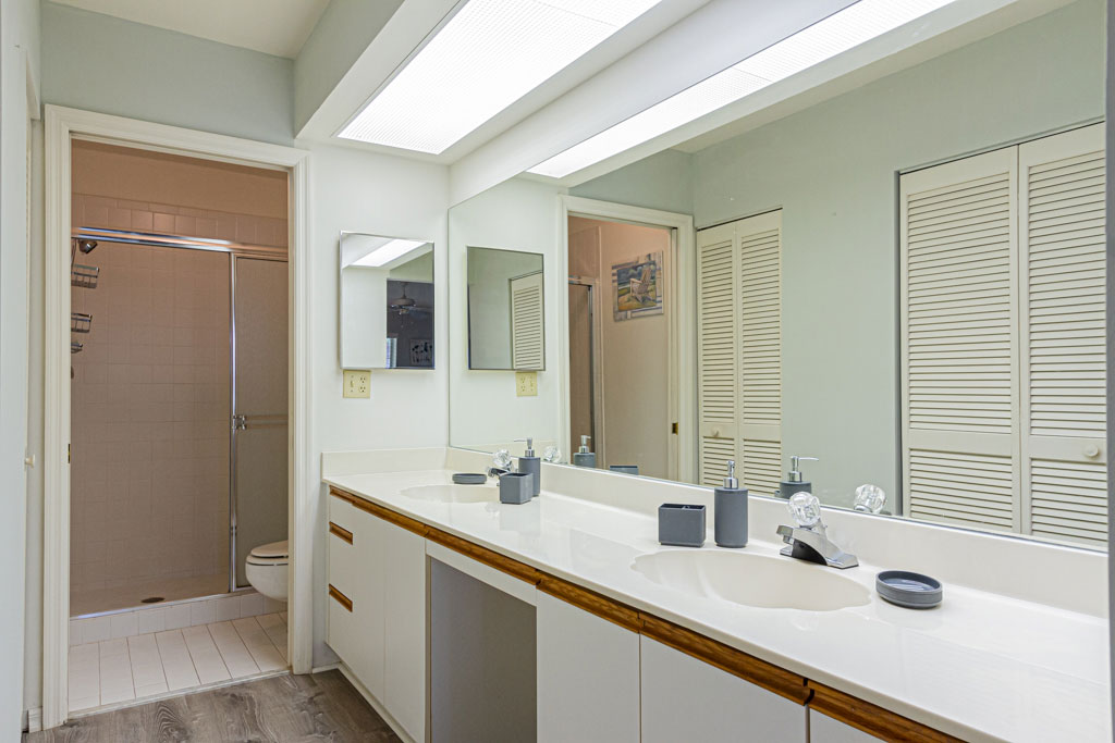 822 Gulf Pavillion #202 34108