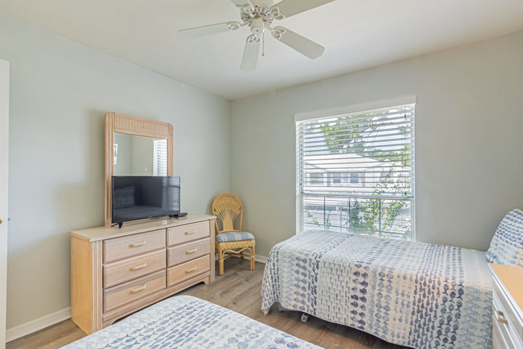 822 Gulf Pavillion #202 34108