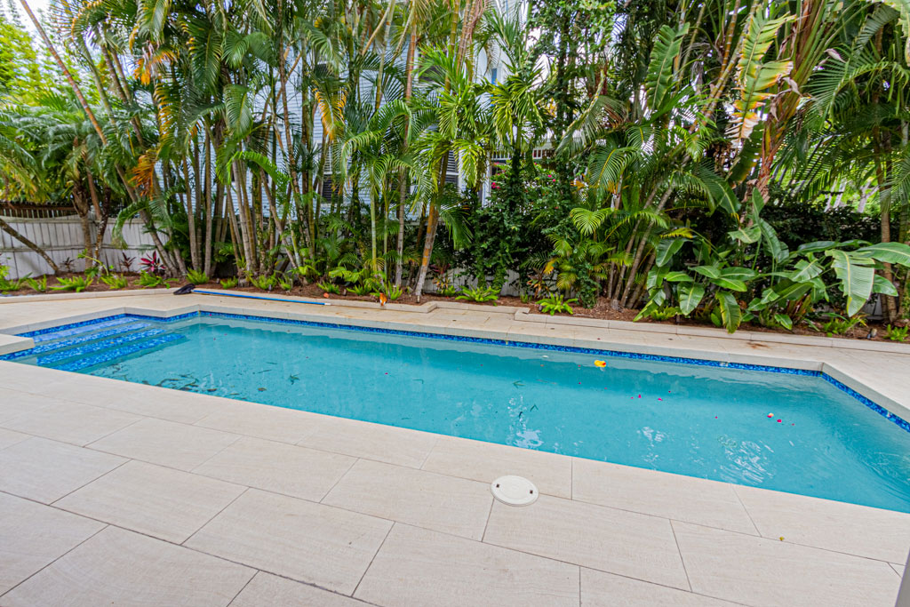 877 7th st s naples fl