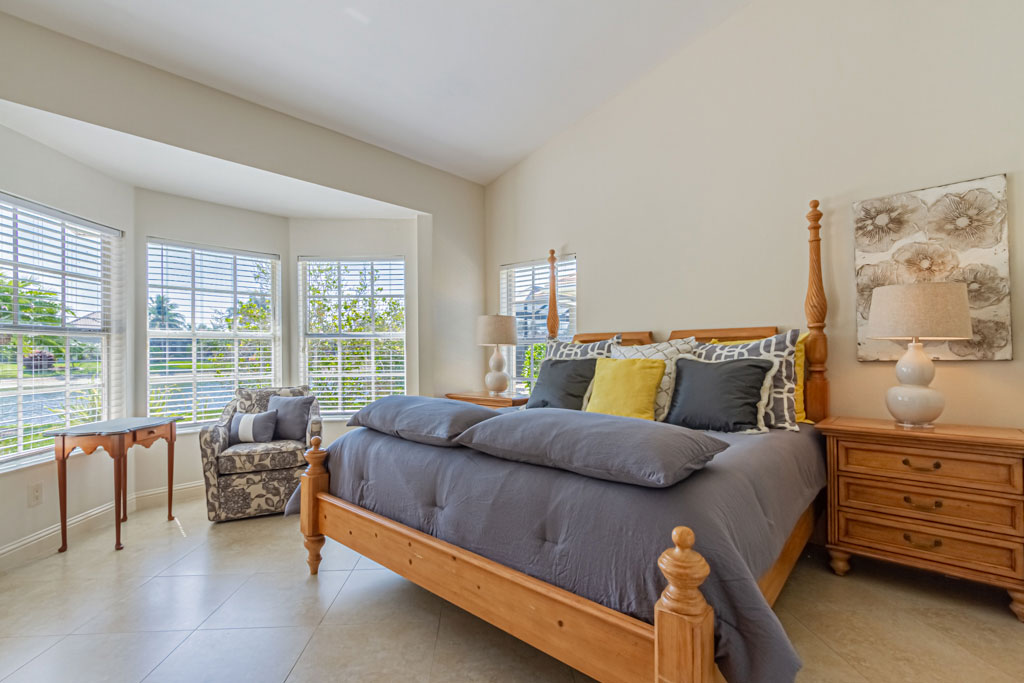 8949 lely island circle naples fl